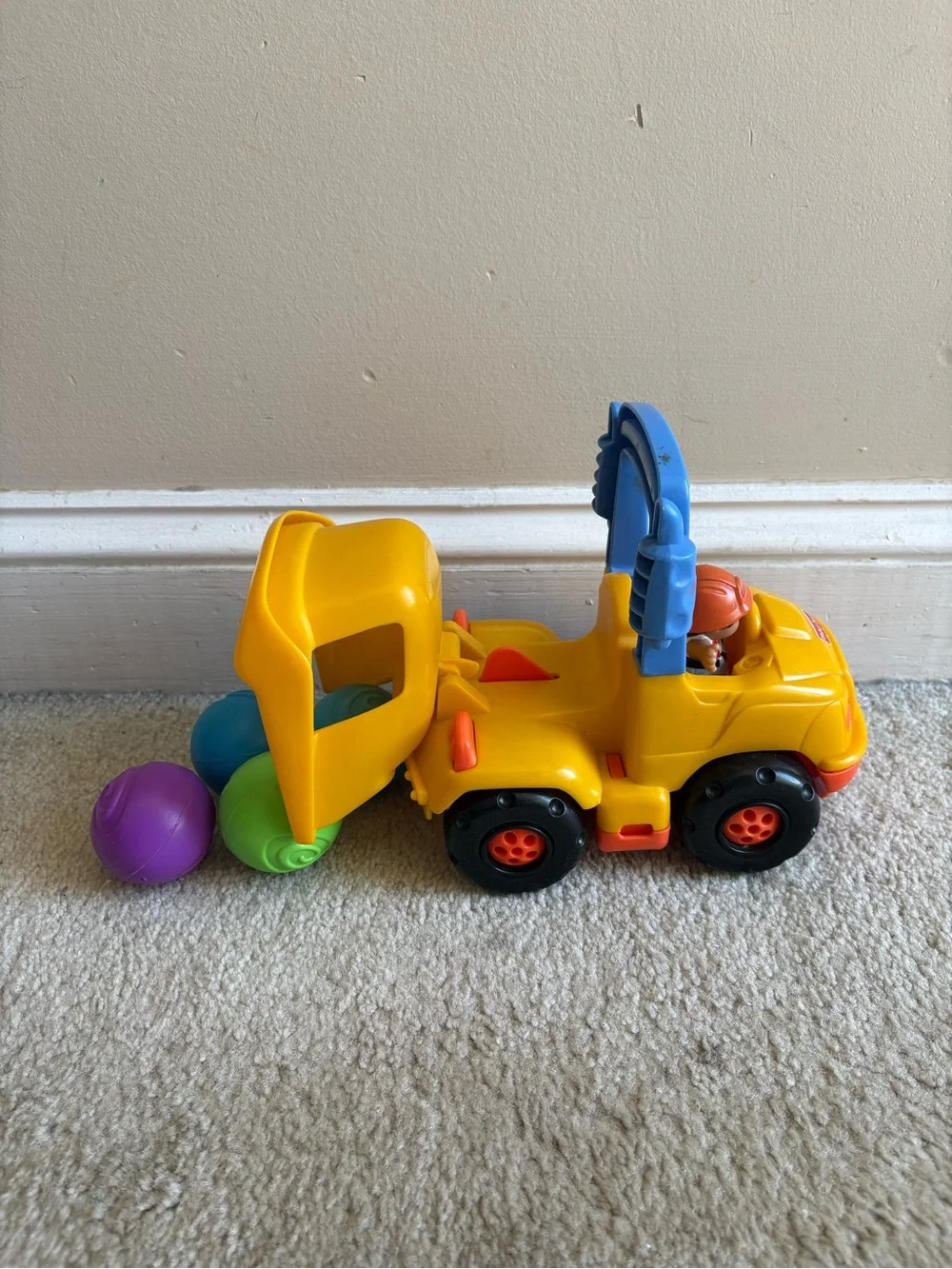 Fisher price little people dump truck with figurine and play balls